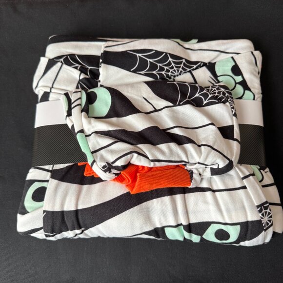 NWT Way to Celebrate - Glow in Dark Halloween Pajamas - Mummy Size 2X (18W-20W) - Picture 6 of 6